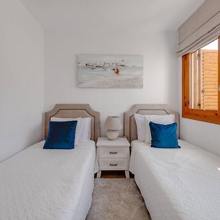 Cb Living - 2 Bedroom Beach Condo, Playa Flamenca Ориуэла Экстерьер фото